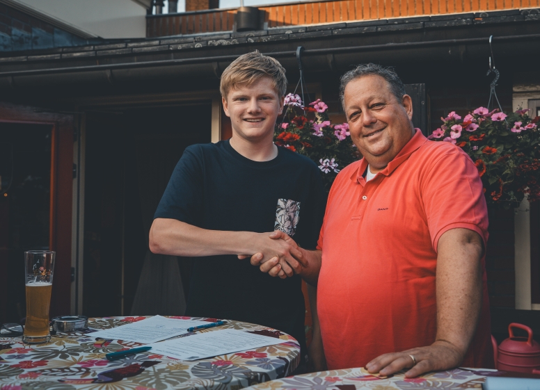 Contractondertekening trainers `25-`26