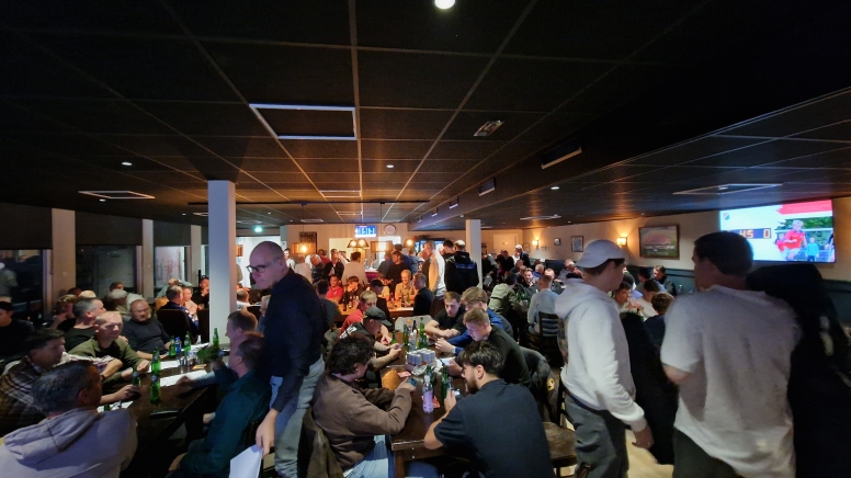 Drukbezochte ALV, bierprijs blijft gelijk