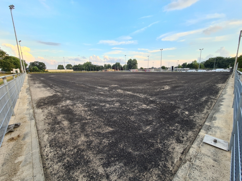 FOTO UPDATE | Werkzaamheden aan nieuwe kunstgrasvelden op schema