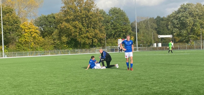 JO19-1 onderuit tegen Rood Zwart