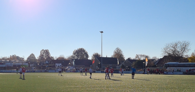 JO19-1 zonder stootkracht onderuit in Enter