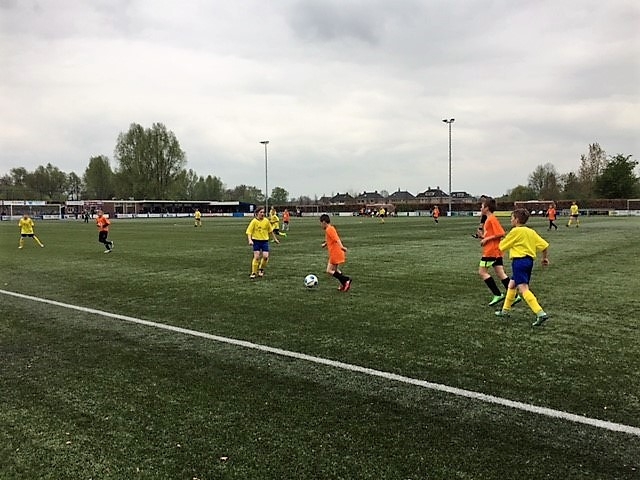 Schoolvoetbal-toernooi bij v.v. Twenthe