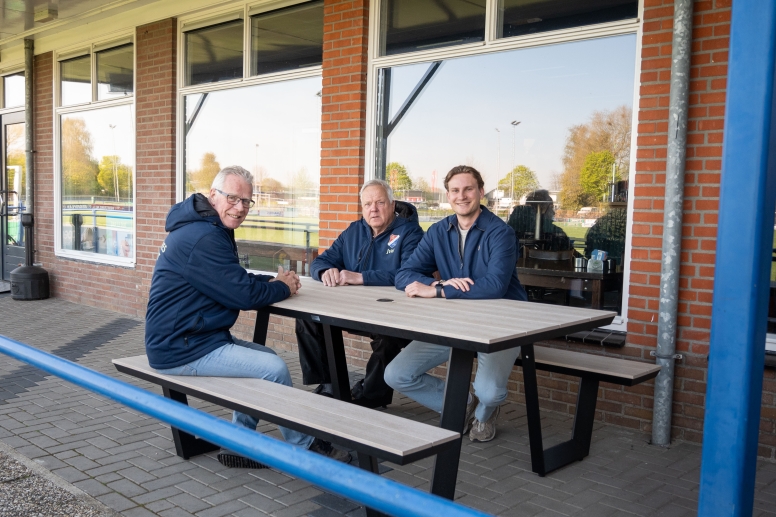 Twenthe wint gloednieuwe picknickbank