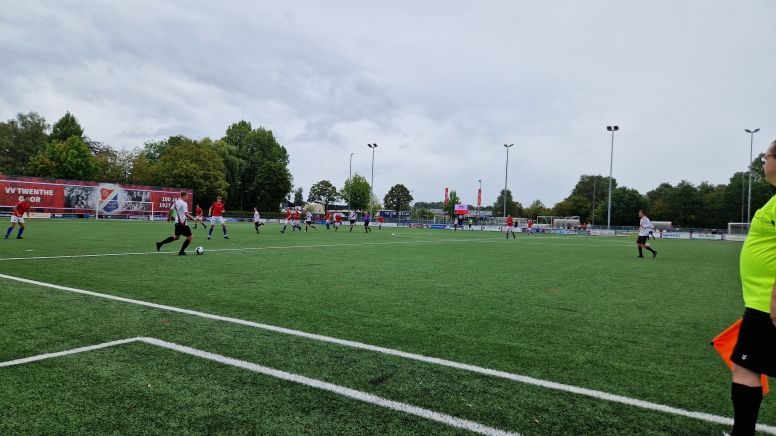 Twenthe wint eerste bekerwedstrijd van Holten