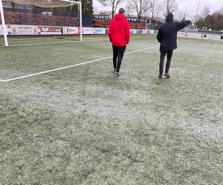 Wedstrijd eerste elftal afgelast: veld onbespeelbaar